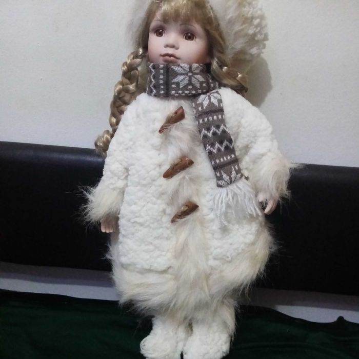 Papusa  din ceramica,de colectie