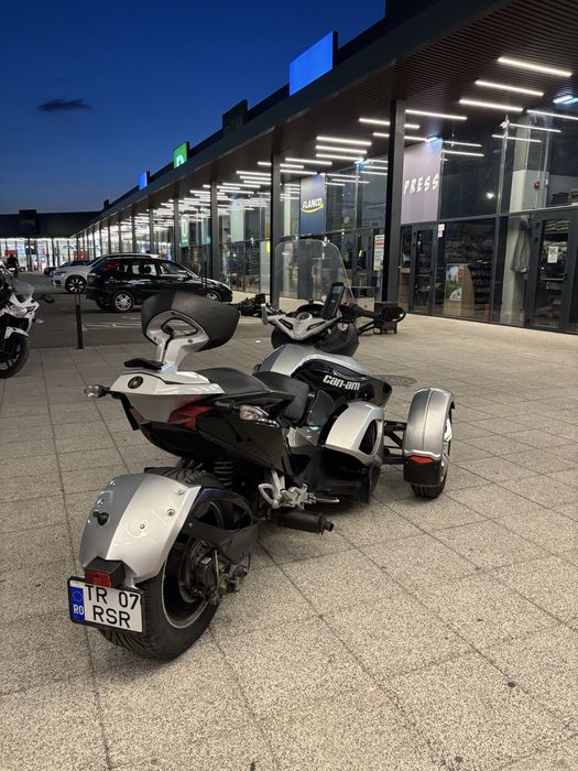 can am spyder sm5 (f3 rss ryker)