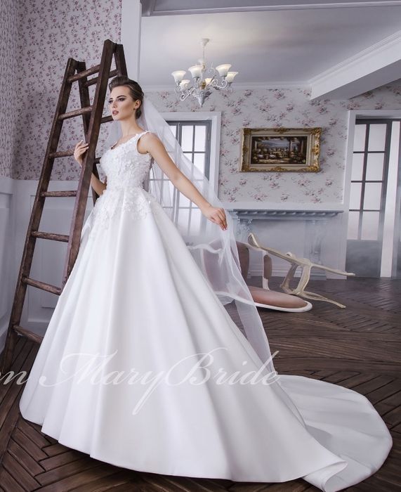 Продам свадебные платья