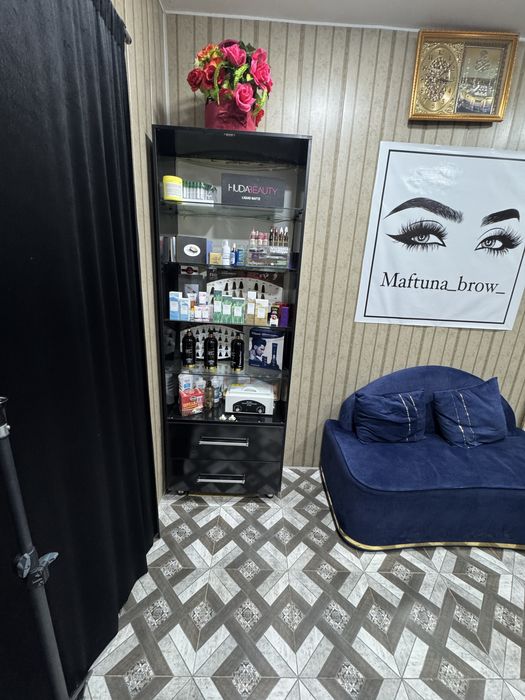 Полка  витрина  для  парикмахерский