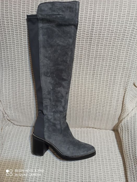 Намалям на 100 лв.Чисто нови чизми естествен велур Carlo Fabiani