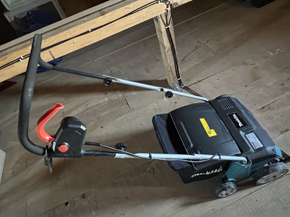 Scarificator Makita UV3200