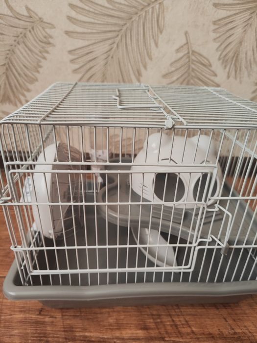 Продам клетку для хомяков