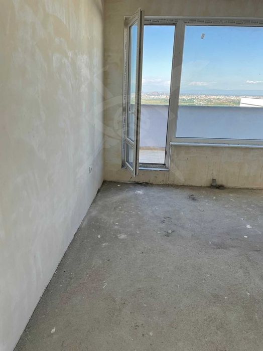 Продава се Тристаен апартамент в с. Марково, Област Пловдив - 100 кв.м за 1500 €/кв.м - Снимка #2