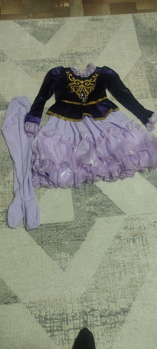 Продам костюмы для девочек