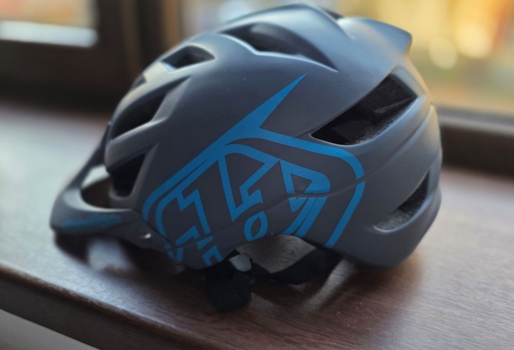 Casca mtb Troy Lee design (nu Poc, Scott, oakley)