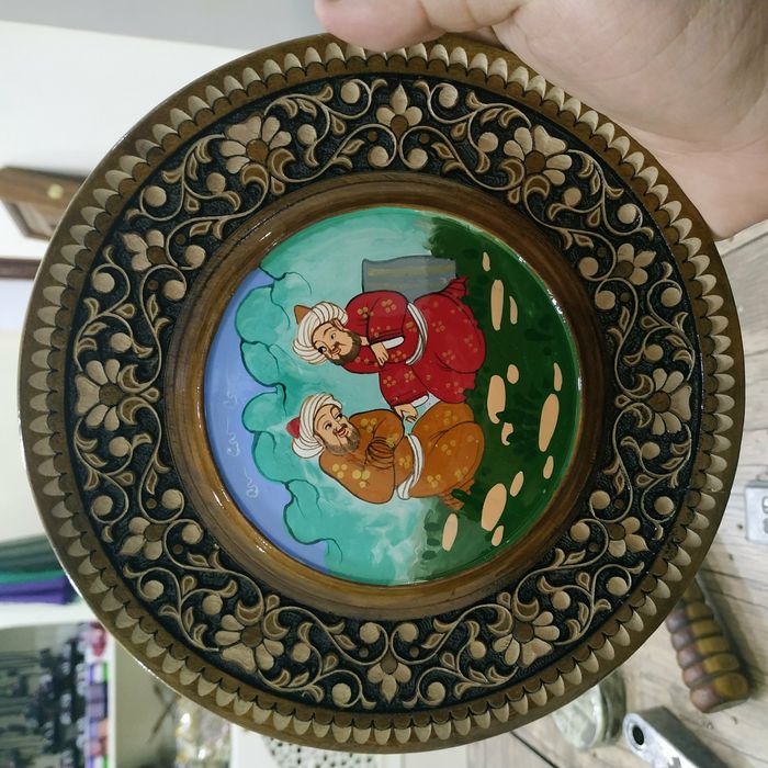 Yog'och lagan dekorativ. Qo'l mehnati, yong'oq daraxtidan tayyorlangan