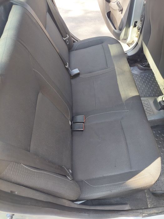 Vând firmă taxi cu 2 locuri