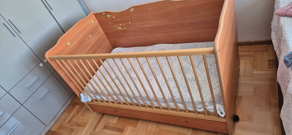 Продавам детско креватче 140/70 см. + Матрак и протектор.
