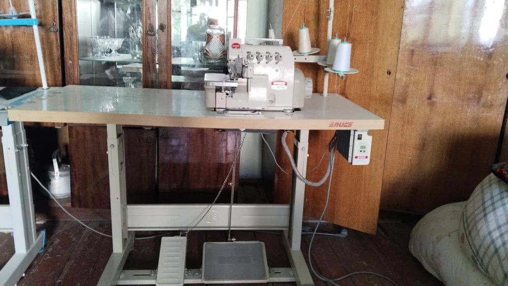 Тикув машина ва оверло сотилади