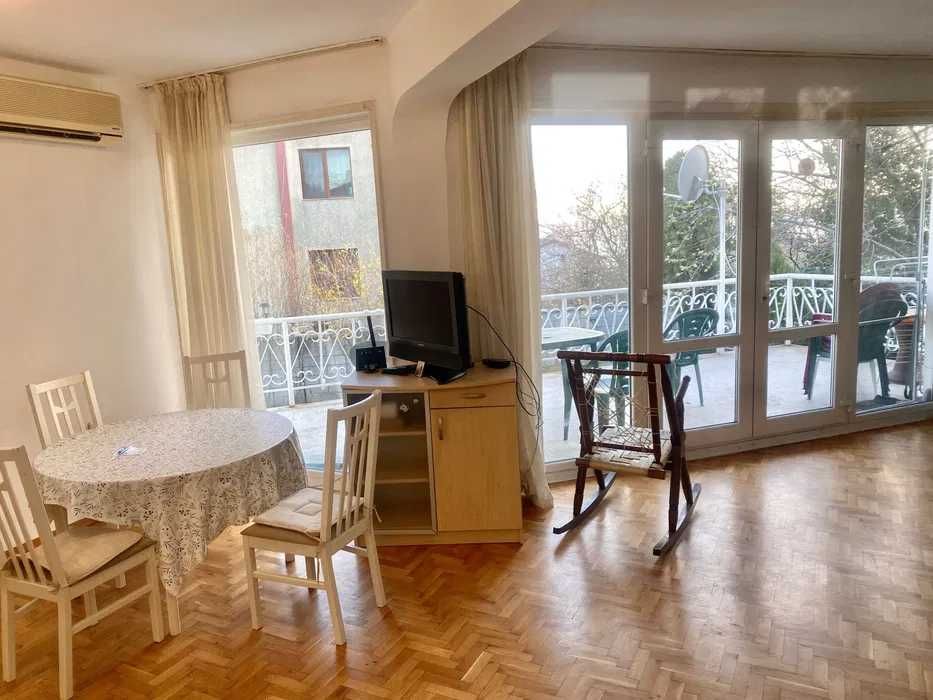 Дава се под наем Къща в Варна, Център - 200 кв.м за 1400 € - Снимка #23