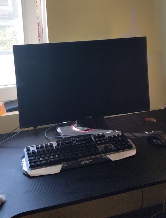 ASUS TUF GAMING 27.5 инча/ 280hz като нов