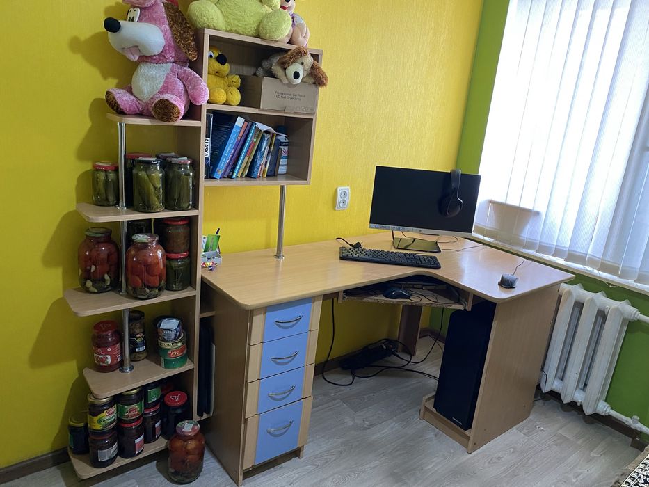 Компьютерный стол