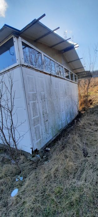 Hala structura metalica cu panouri sandwich geam termopan