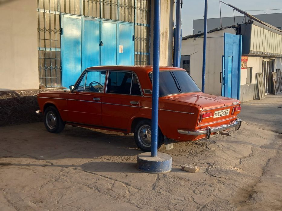 Vaz 2103 sotiladi 1981 yil.
