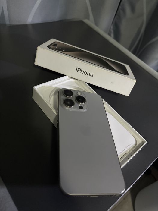 Iphone 15 pro de vânzare.
