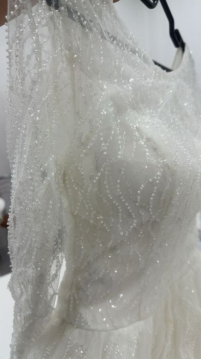 Одежда ,платья,,куртки,юбки