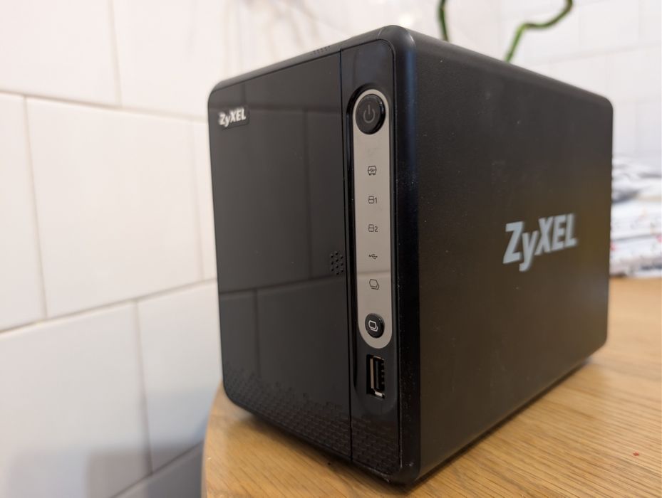 NAS ZyXEL 326  2xBAYS Media Server