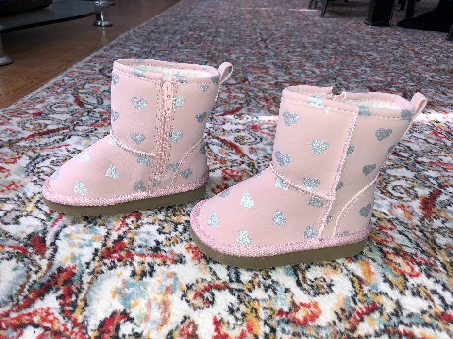 Продаю новые угги GAP. Цена окончательная