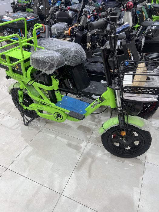 Skuter elektrovel monstr