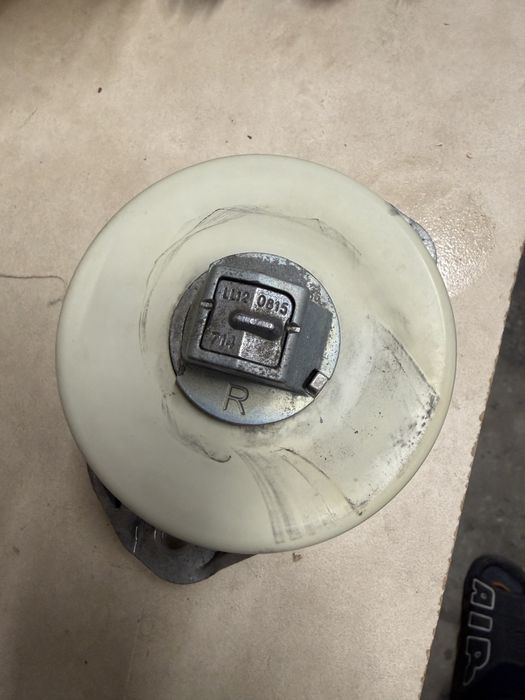 Тампон двигател mercedes w222  s560