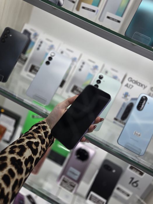 Humor GSM oferă spre vânzare / Realme 16 Pro / 512 GB / Purple / Nou Sigilat / Garanție 24 luni / Rate
