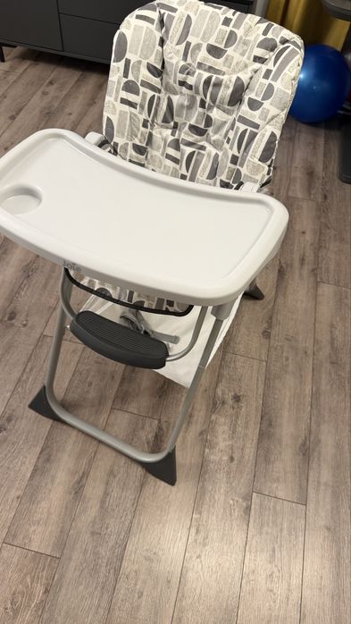 Masa bebelusi Joie