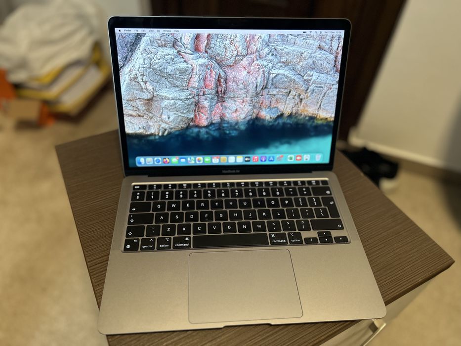 Apple Macbook Air