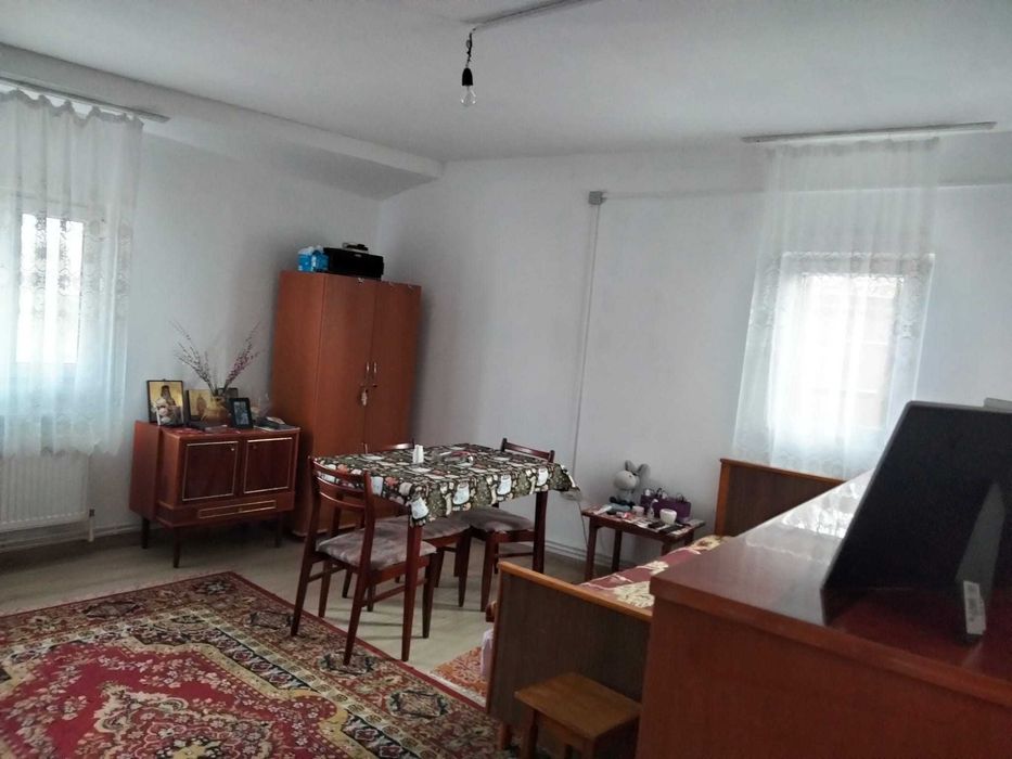 Schimb casa sat Zoresti, comuna Vernesti, cu apartament Buzau
