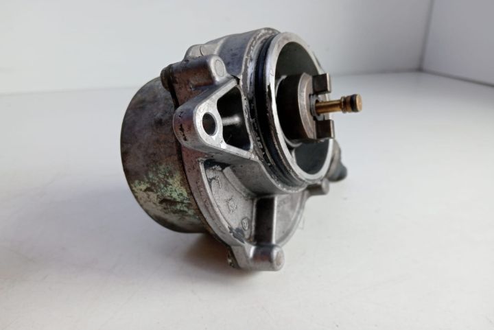 Pompa vacum 059145100j Audi A8 D3/4E