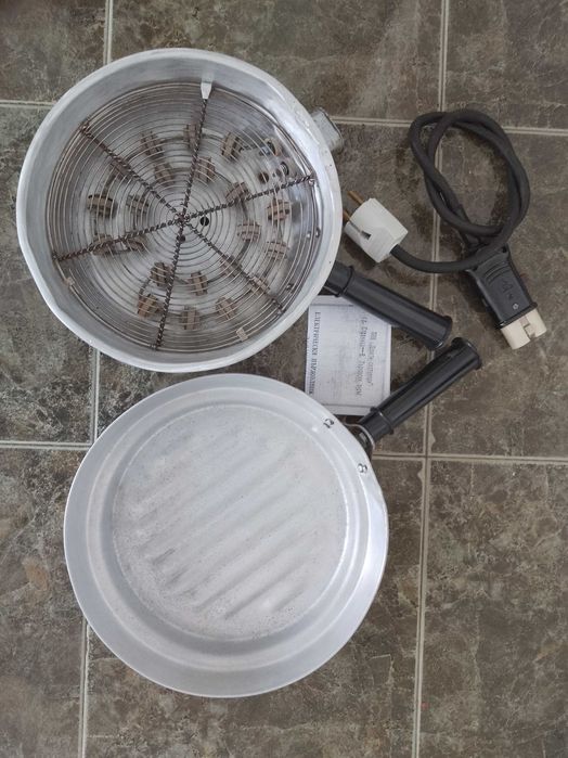 Електрически пържолник,много добър.