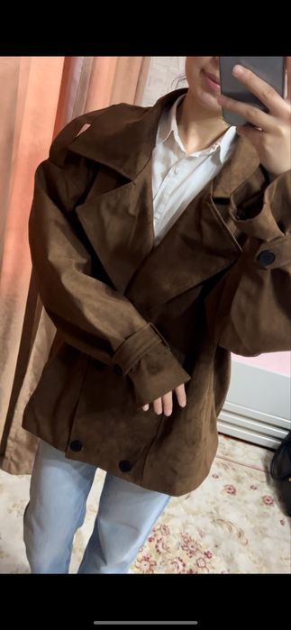 Короткий , красивый тренч