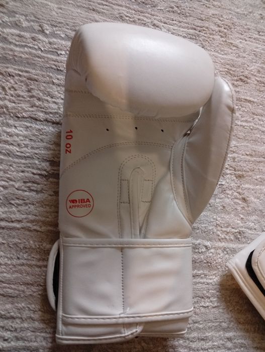 Боксерские перчатки aiba green hill