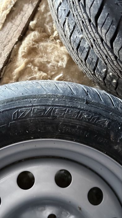 Продам летние шины с дисками 175/65/R14