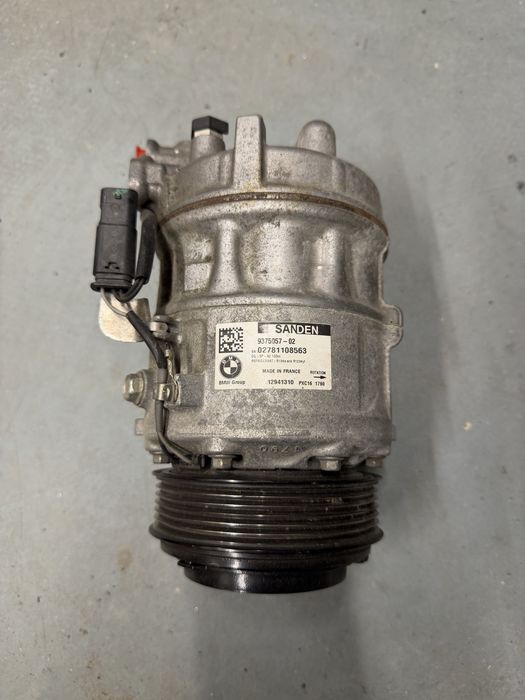Compresor aer conditionat BMW Seria7 G11 G12 G30 G31 Original