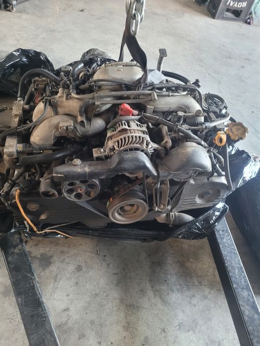 Vând motor subaru forestier 2.5 benzina cod EJ25