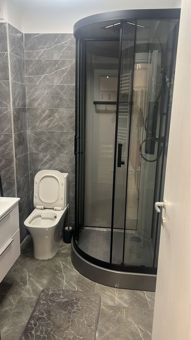 Apartament cu 1 cameră de închiriat –modern și complet mobilat - Mai multe