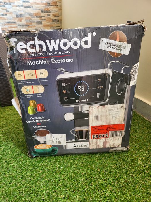 Кафемашина за еспресо с ръкохватка Techwood за мляно кафе и капсули с тъч