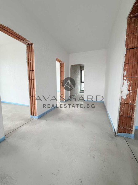 оф.25533 Двуетажна къща с двоен гараж/ Кючук Париж