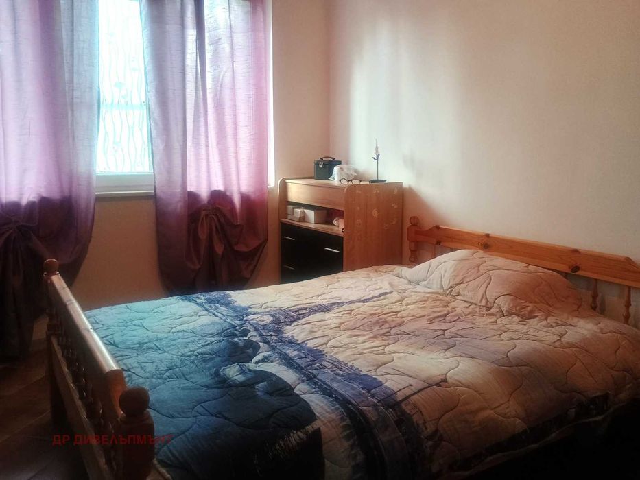 Продава се Тристаен апартамент в София, Фондови жилища - 84 кв.м за 2096 €/кв.м - Снимка #8