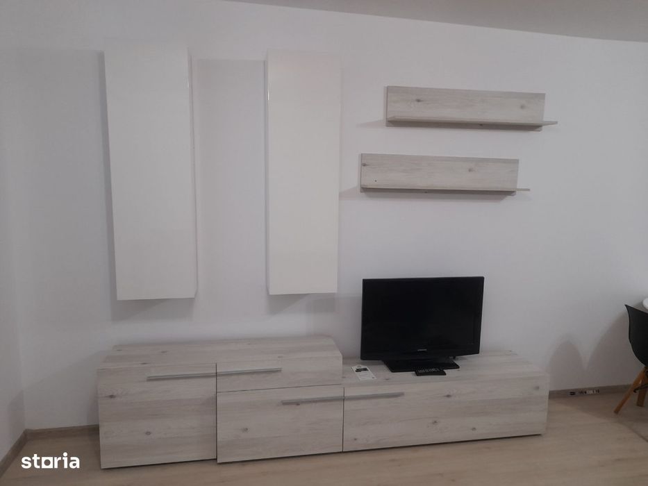Închiriez garsonieră Sânpetru cu loc de parcare — fotografia 3