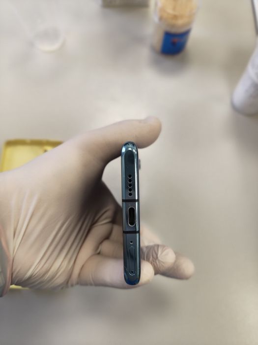 Продавам Huawei P30 Pro Aurora Blue 128GB + NM Card 128GB в много добр