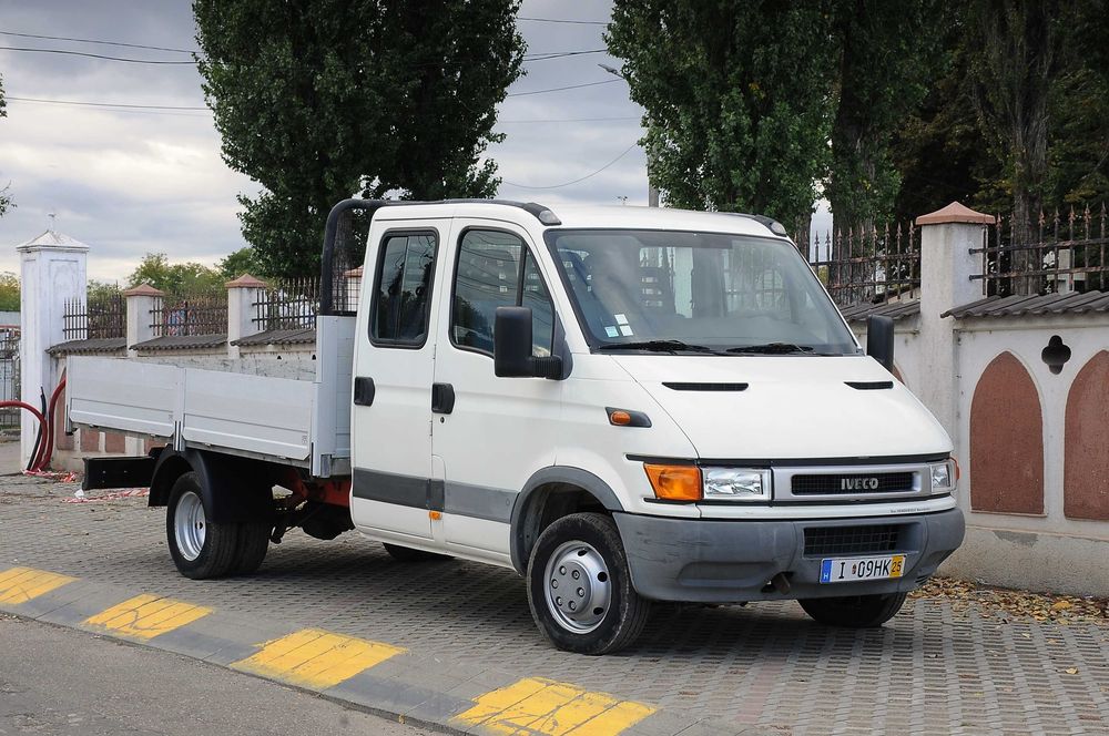 IVECO Daily 35C13 7 locuri 2002 2.8TDi 130CP 6 trepte cat. B Carte RAR