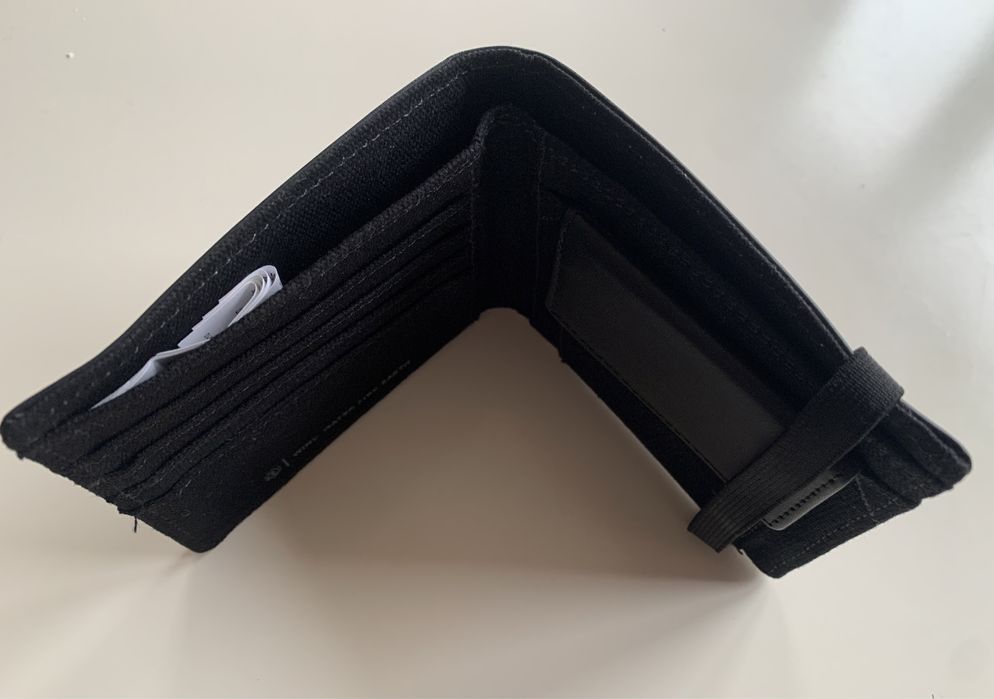 Портфейл Element