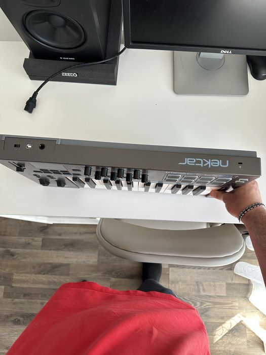 Vand Midi controller Nektar Impact LX25+