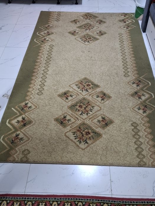 Продается ковёр 2*3