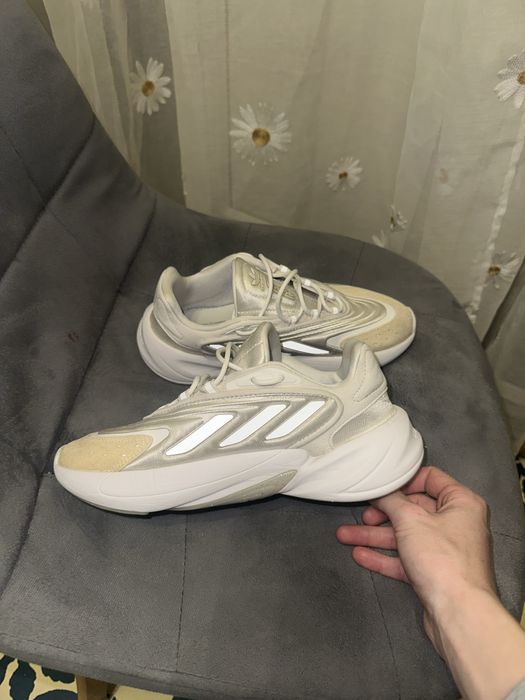 Adidas Originals Ozelia