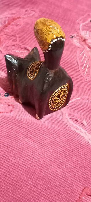 Кошка  статуэтка.
