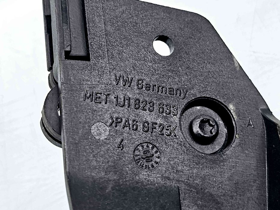 Maner deschidere capota Seat Ibiza 5 (6J5) [Fabr 2008-2017] 1J1823633