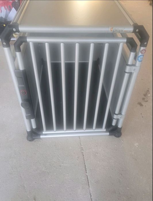 Клетка за транспортиране на куче